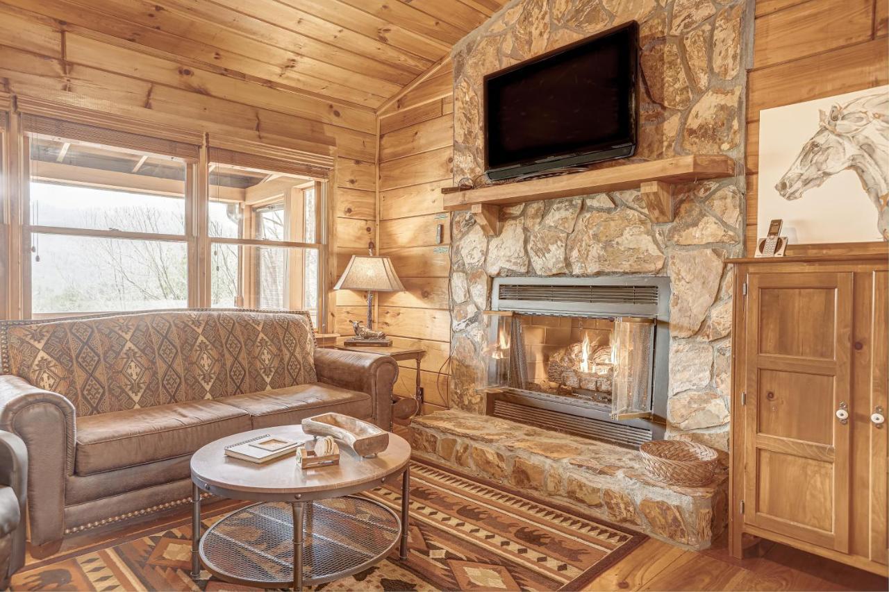 ブルーリッジ山脈 Antler Ridge Hideawayヴィラ エクステリア 写真