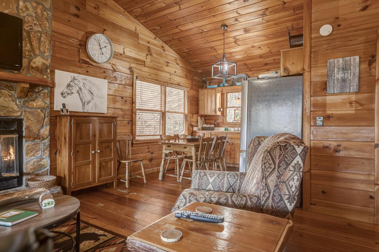 ブルーリッジ山脈 Antler Ridge Hideawayヴィラ エクステリア 写真