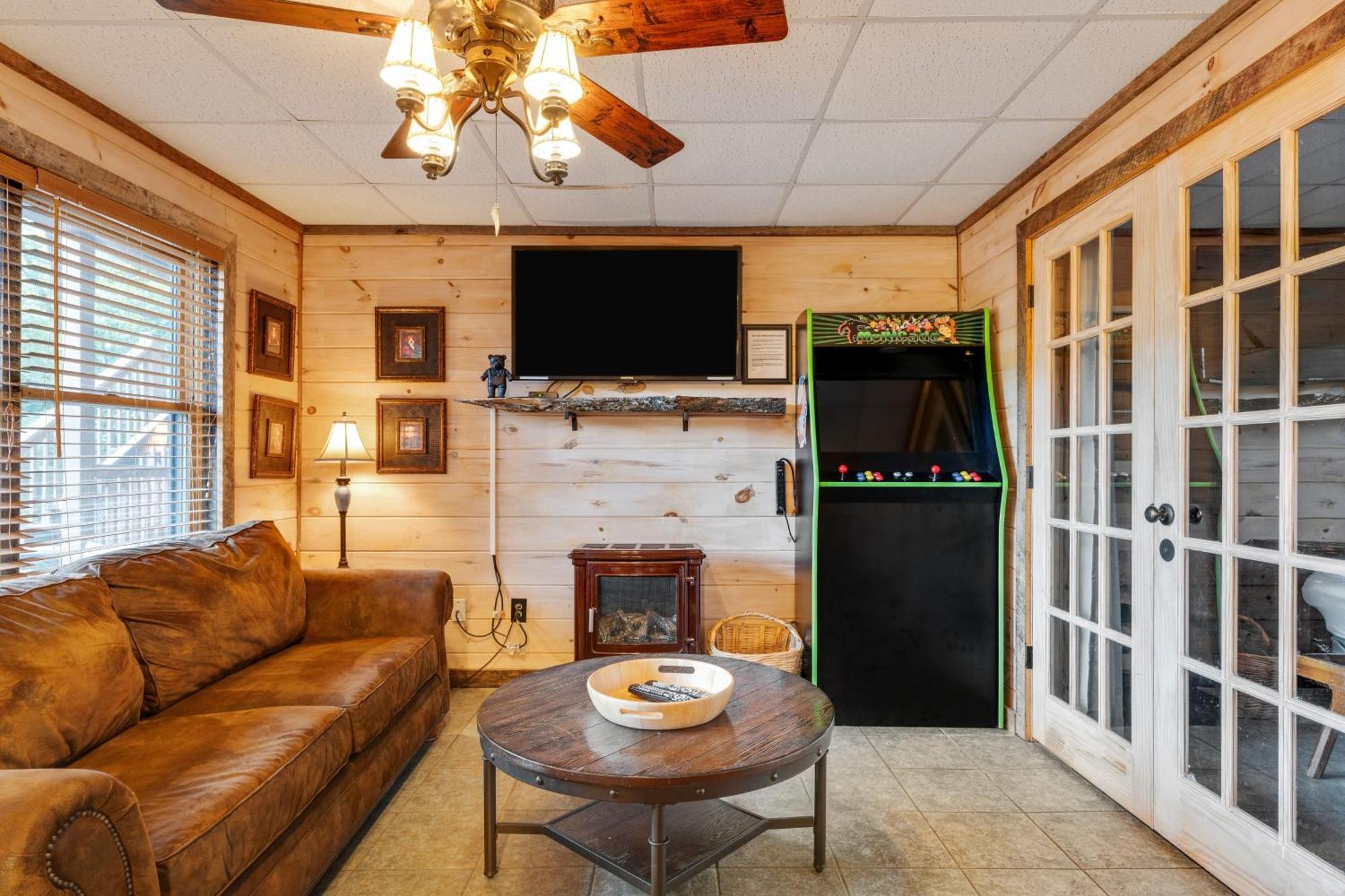 ブルーリッジ山脈 Antler Ridge Hideawayヴィラ エクステリア 写真